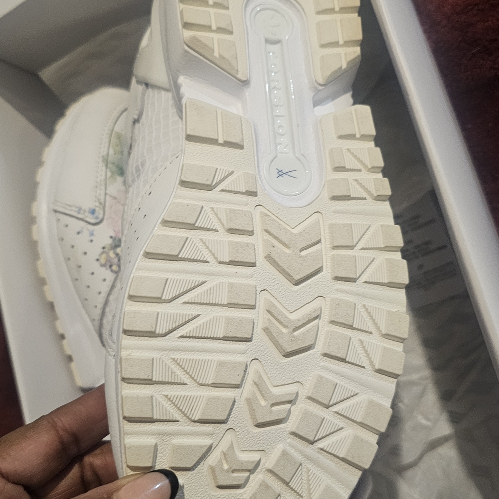 adidas Floral White Sneakers - Picture 3 of 3